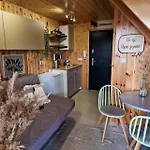 Wdzydze Nad Jeziorem Hébergement de vacances *