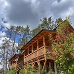 Wdzydze Nad Jeziorem Hébergement de vacances *