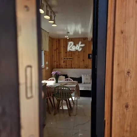 Wdzydze Nad Jeziorem *