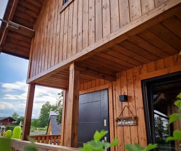 Wdzydze Nad Jeziorem Semesterbostad *