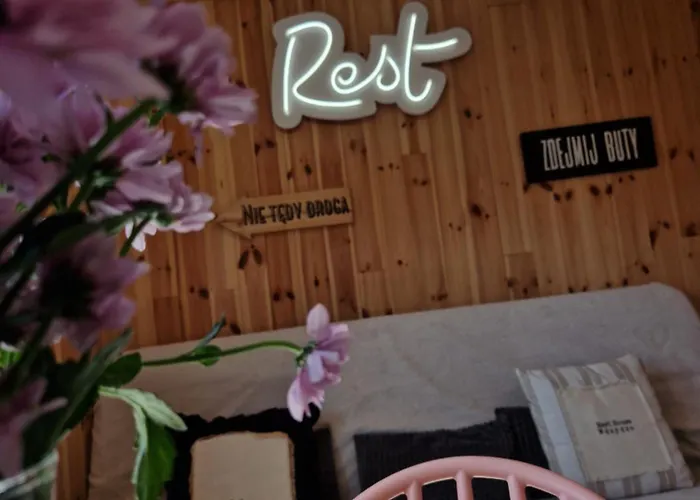 Wdzydze Nad Jeziorem Semesterbostad *